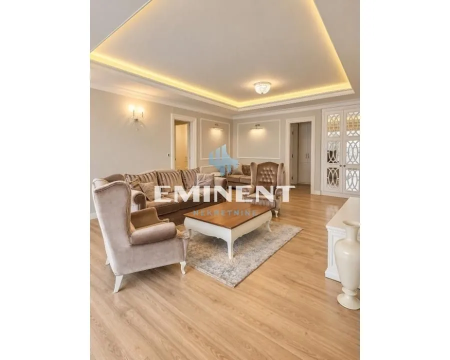 Izdavanje, stan, 215m², Senjak, Beograd