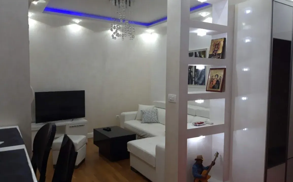 Izdavanje, jednosoban stan, 43m², Bečići, Budva