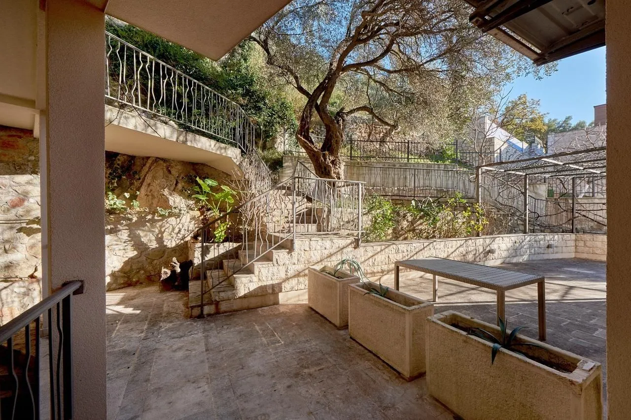 Sale, house, 207m², Sveti Stefan, Budva