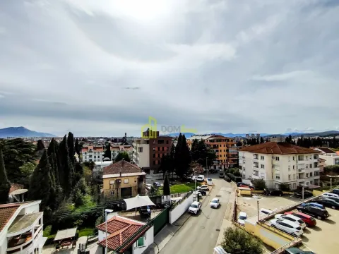 Izdavanje, trosoban stan, 162m², Gorica C, Podgorica - image 22