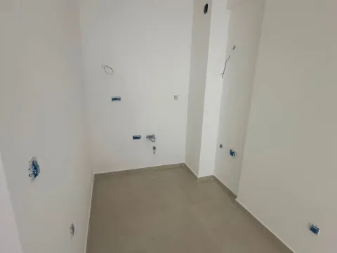 Prodaja, jednosoban stan, 43m², Stari Aerodrom, Podgorica - image 3