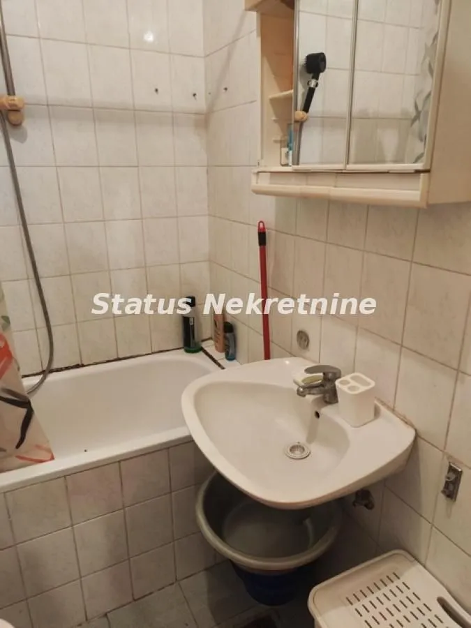 Izdavanje, jednosoban stan, 33m², Grbavica, Novi Sad Sve Podlokacije
