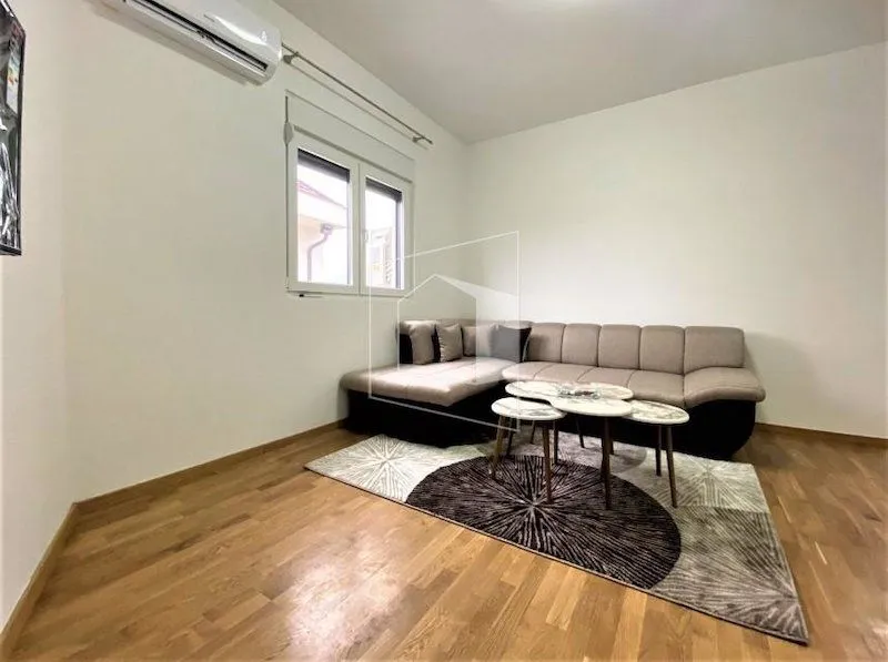 Rent, one bedroom apartment, 39m², Drač, Podgorica