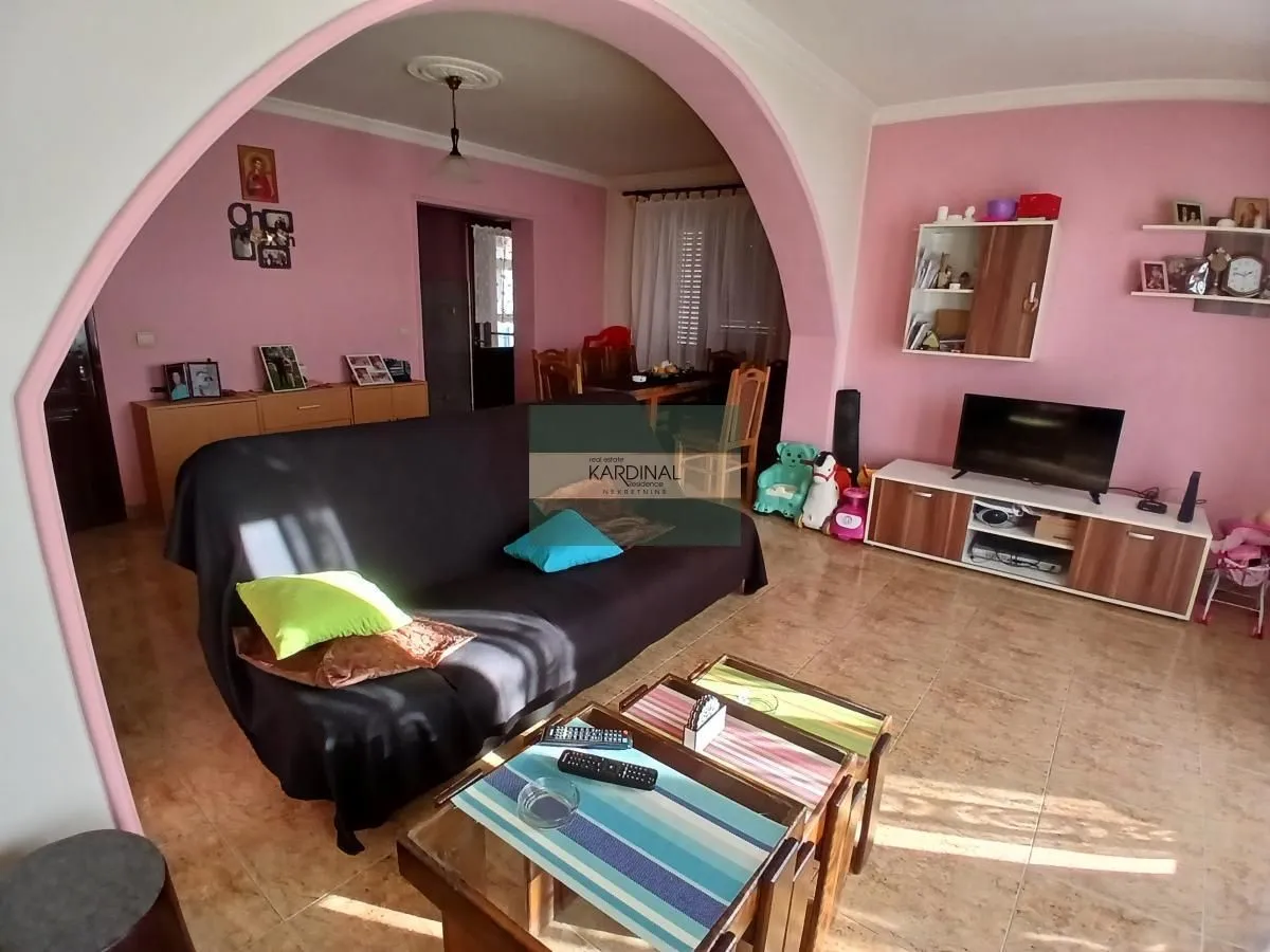 Prodaja, kuća, 440m², Centar, Jagodina