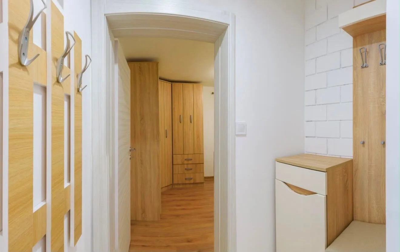 Rent, one bedroom apartment, 60m², Pod Kuk, Tivat