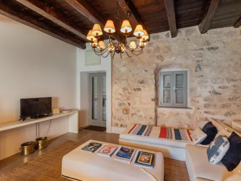 Izdavanje, kuća, 90m², Muo, Kotor - image 4