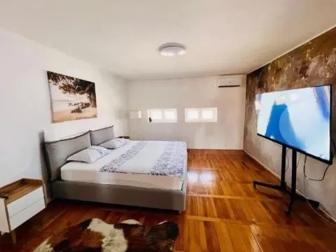 Prodaja, trosoban stan, 103m², Stari Aerodrom, Podgorica - image 10