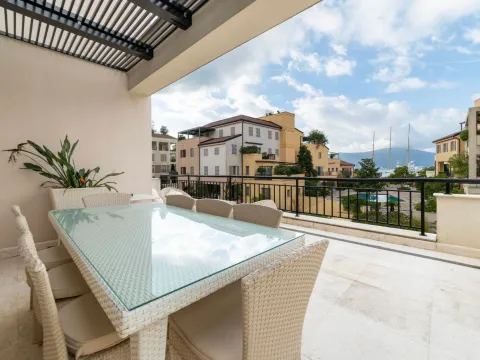 Prodaja, dvosoban stan, 150m², Porto Montenegro, Tivat - image 3