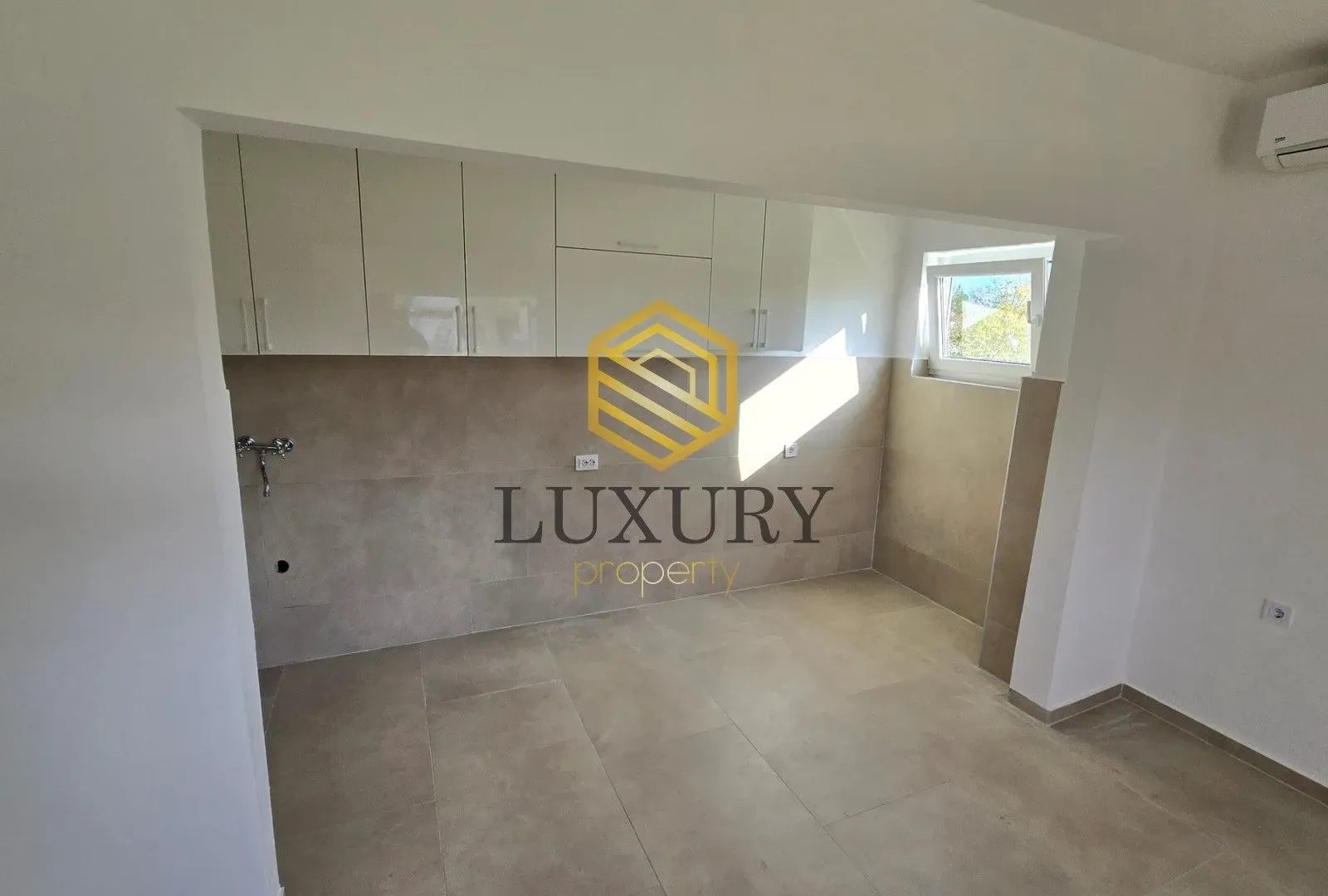 Rent, house, 75m², Gornja Gorica, Podgorica