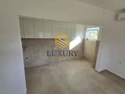 Izdavanje, kuća, 75m², Gornja Gorica, Podgorica - image 7