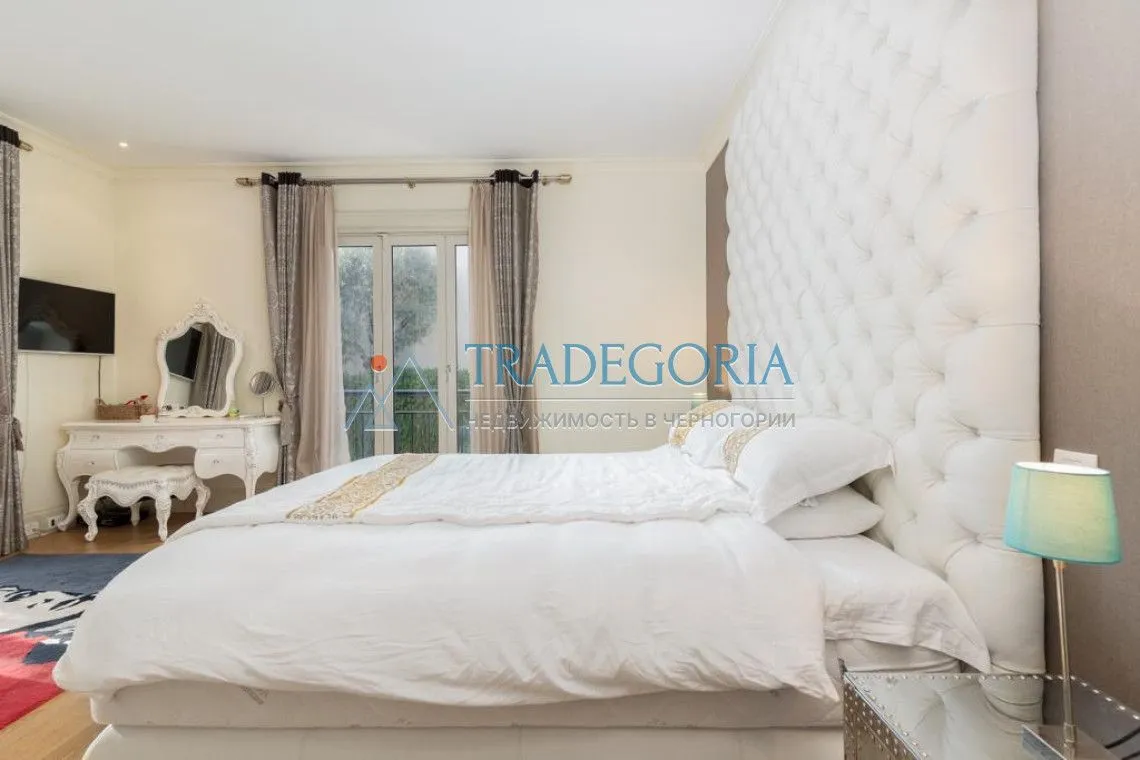 Prodaja, dvosoban stan, 122m², Tivat, Crna Gora