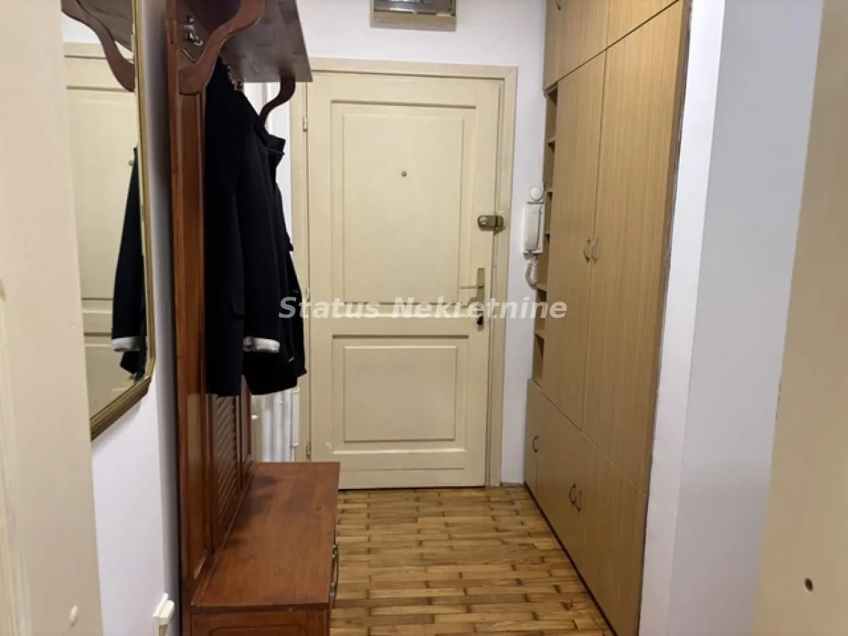 Izdavanje, garsonjera, 25m², Centar, Novi Sad