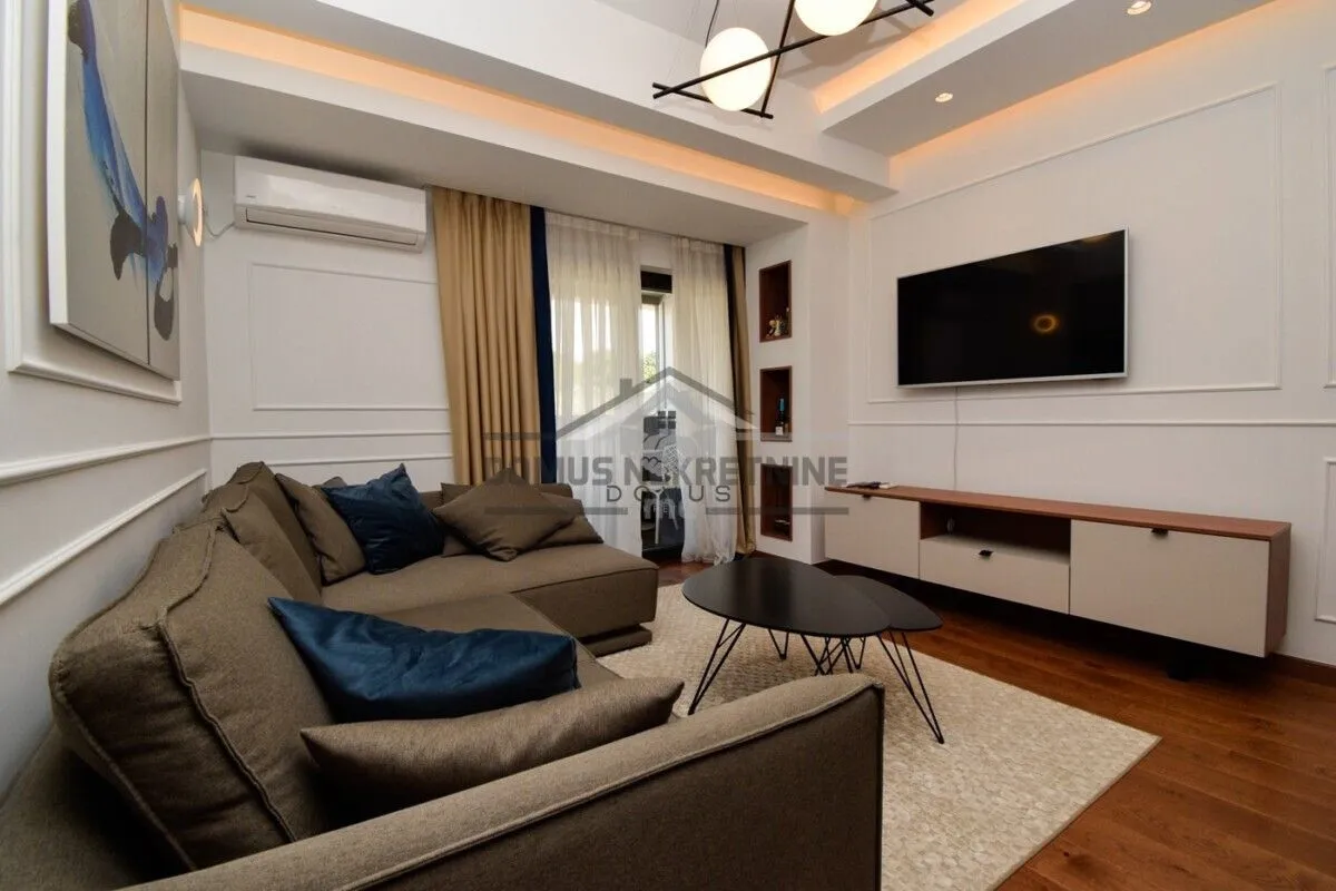 Prodaja, dvosoban stan, 66m², Vezirov Most, Podgorica