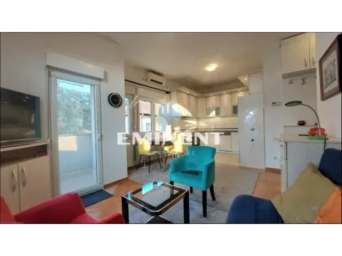 Stan in Vračar Sve Podlokacije