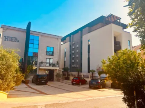 Izdavanje, jednosoban stan, 47m², Kalimanj, Tivat - image 7