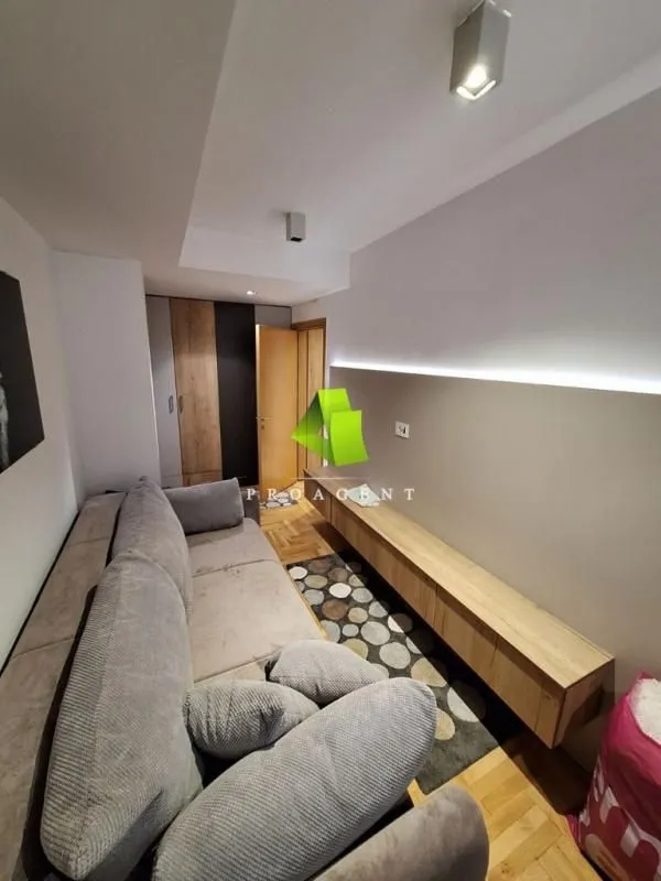 Prodaja, četvorosoban stan, 116m², Medijana, Niš