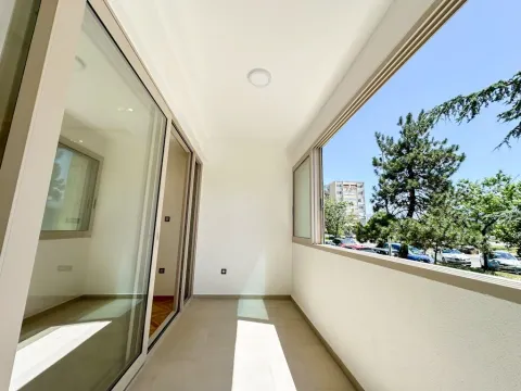 Rent, office space, 106m², Gintaš, Podgorica - image 11