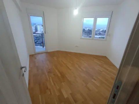 Izdavanje, trosoban stan, 100m², Ljubović, Podgorica - image 10