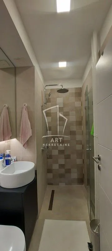 Sale, two bedroom apartment, 61m², Kanarevo Brdo, Beograd