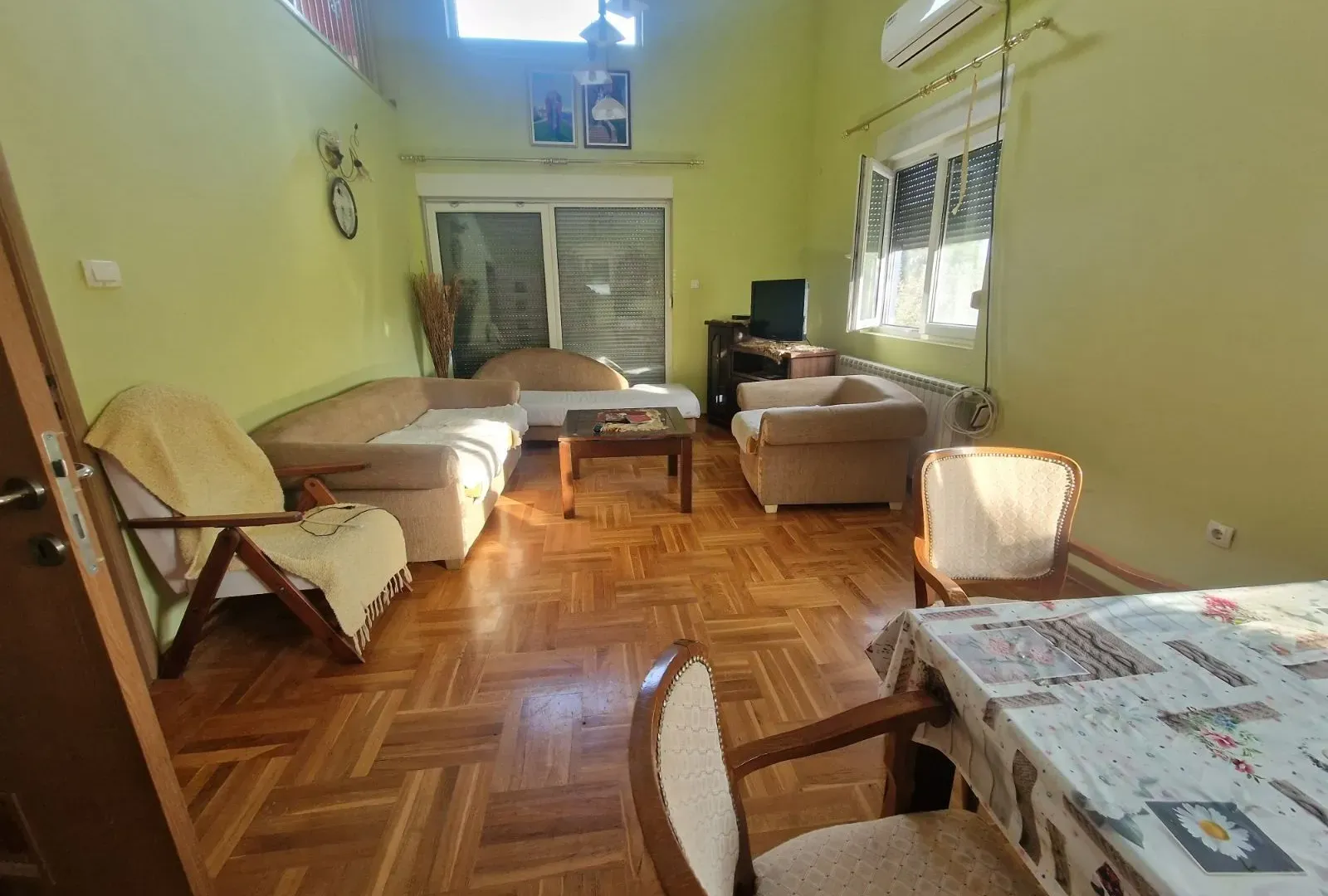 Prodaja, kuća, 240m², Danilovgrad, Crna Gora
