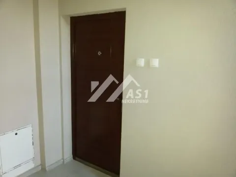 Izdavanje, jednosoban stan, 36m², Bulevar Evrope, Novi Sad Sve Podlokacije - image 6