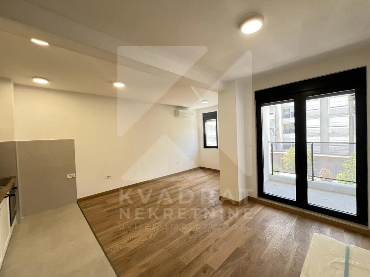 Rent, office space, 40m², Tološka šuma, Podgorica