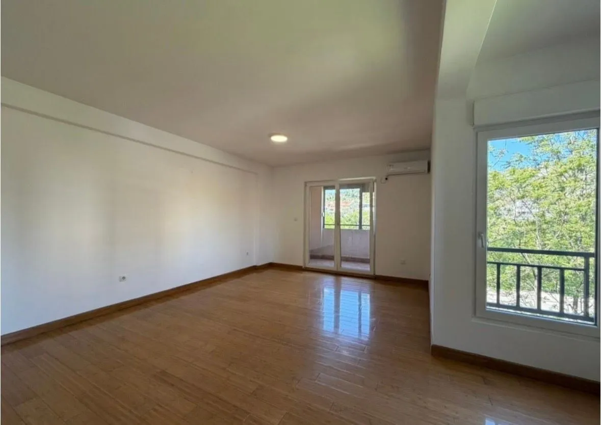 Rent, three bedroom apartment, 107m², Vezirov Most, Podgorica