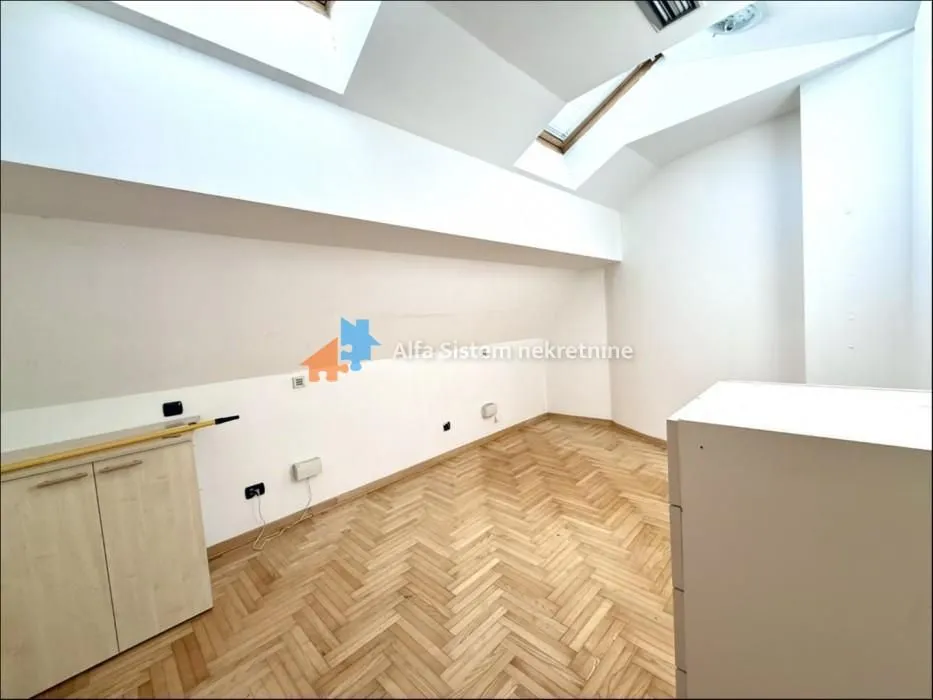 Prodaja, stan, 208m², Kalenić Pijaca, Vračar Sve Podlokacije