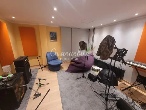 Izdavanje, poslovni prostor, 93m², Čukarica, Beograd - image 10