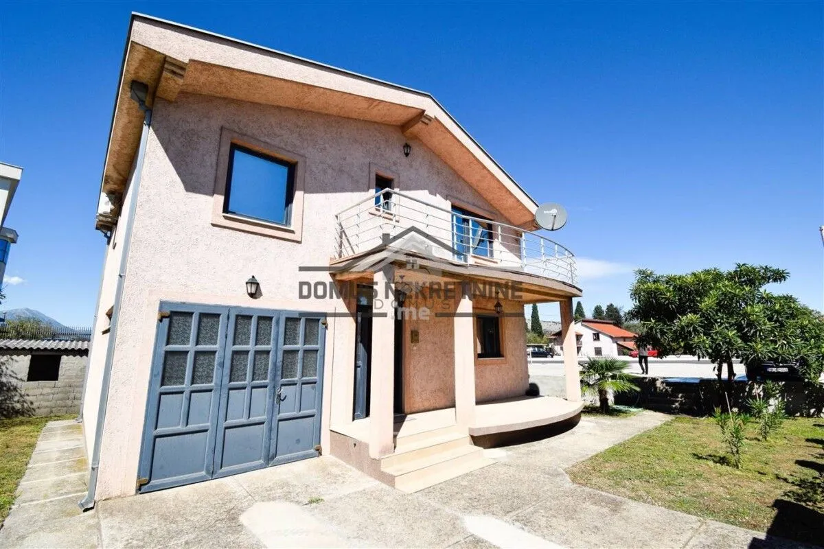 Rent, house, 160m², Donja Gorica, Podgorica