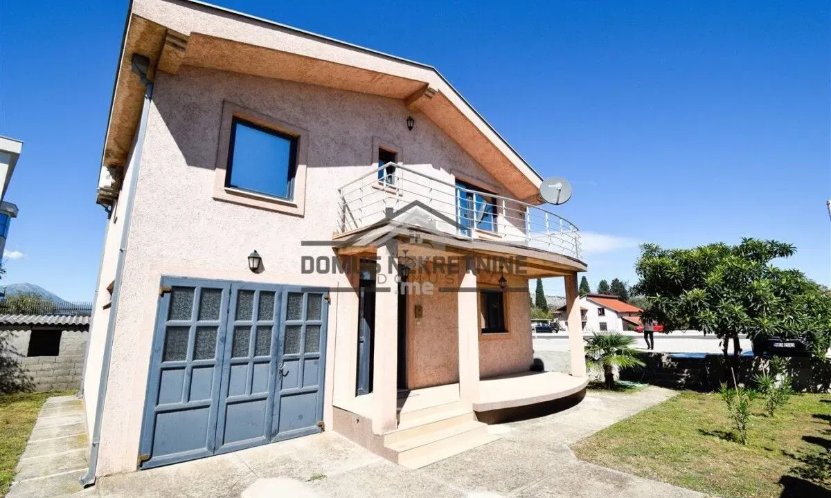 Izdavanje, kuća, 160m², Donja Gorica, Podgorica