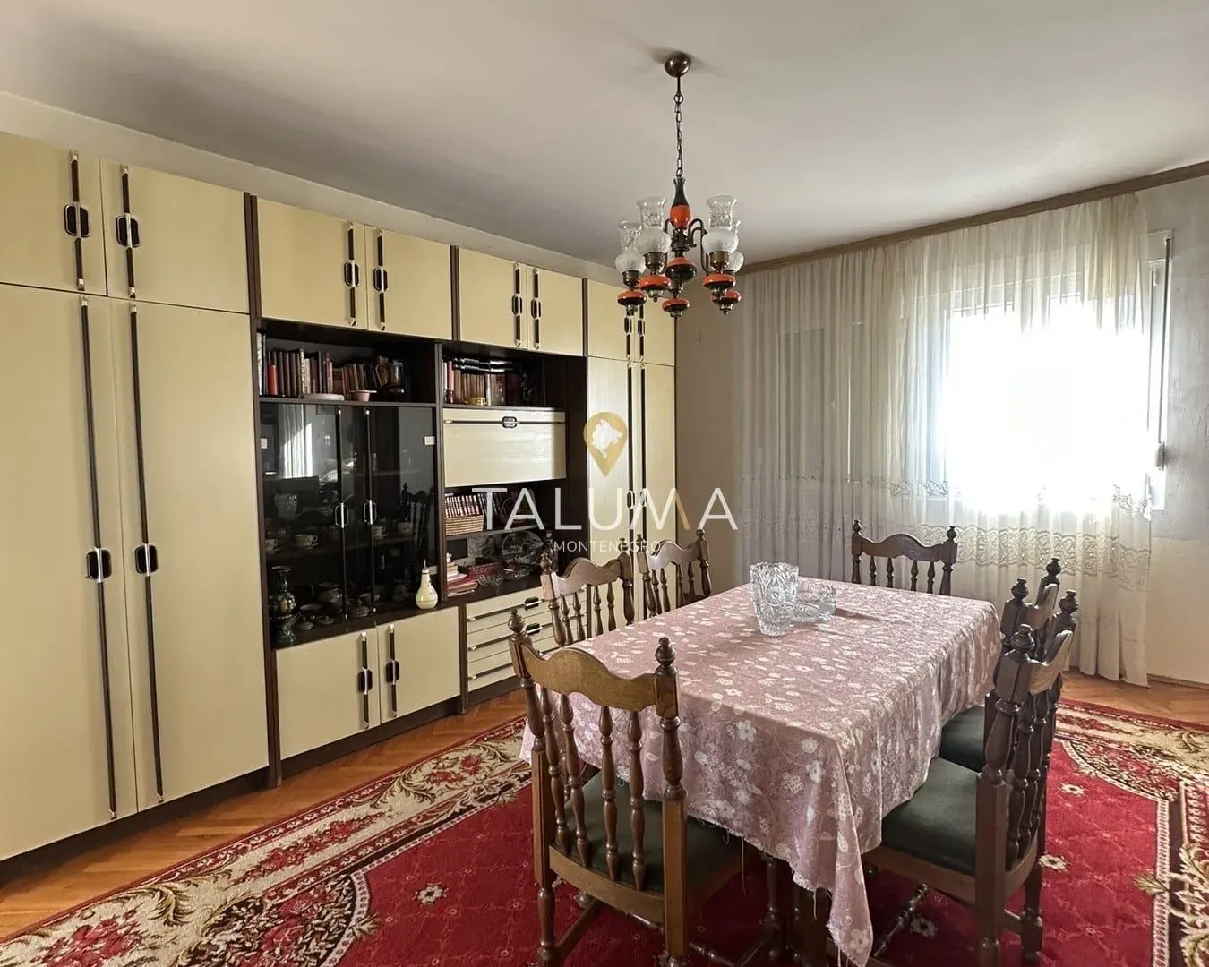 Sale, house, 318m², Zlatica, Podgorica