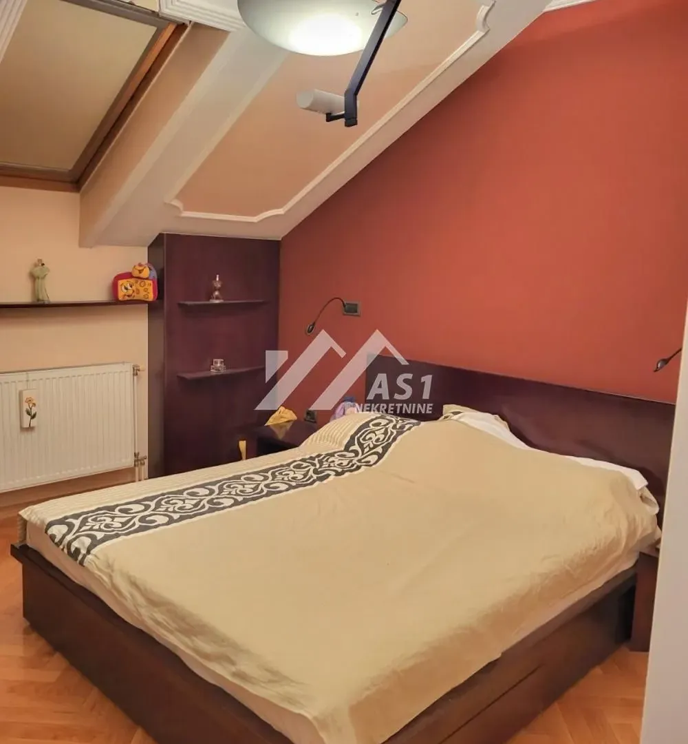 Izdavanje, četvorosoban stan, 180m², Novi Sad Sve Podlokacije, Novi Sad