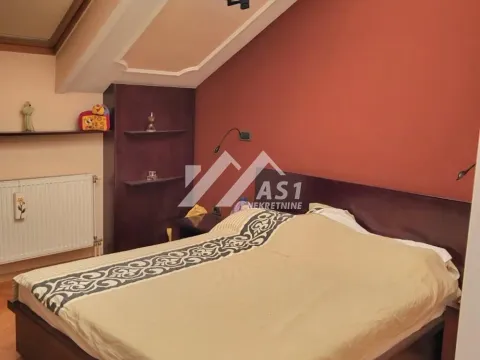 Izdavanje, četvorosoban stan, 180m², Centar, Novi Sad - image 6