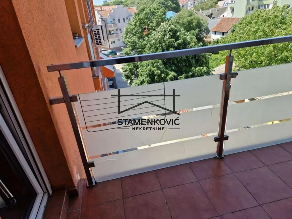 Prodaja, jednosoban stan, 42m², Socijalno, Novi Sad Sve Podlokacije