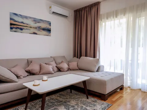 Daily-rent, three bedroom apartment, 67m², Bečići, Budva - image 14