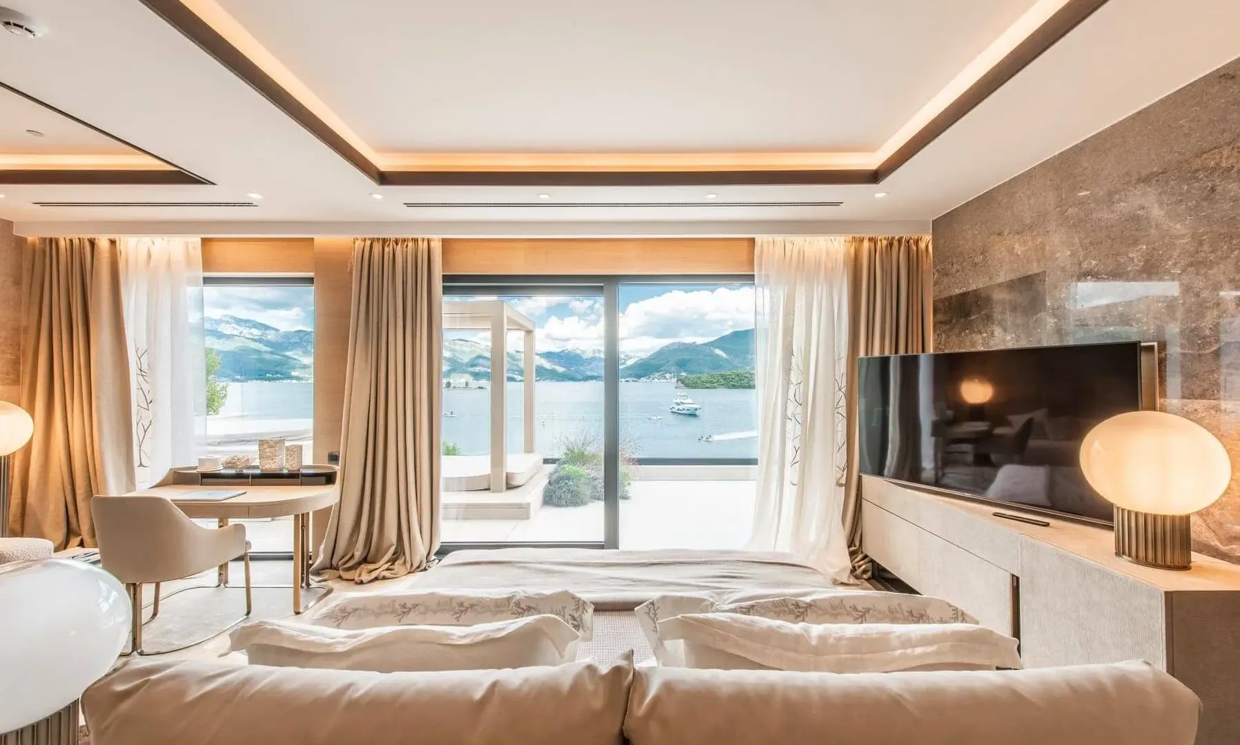 Sale, four bedroom apartment, 500m², Đuraševići, Tivat