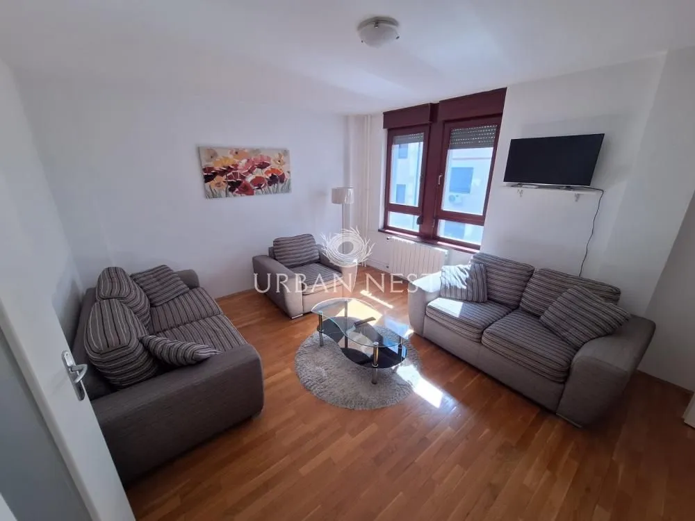 Rent, one bedroom apartment, 42m², Vračar Sve Podlokacije, Beograd