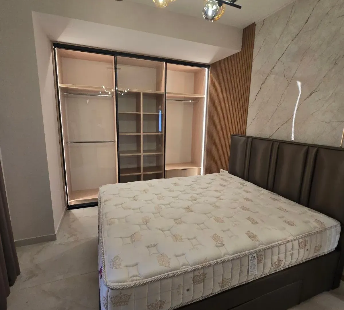Izdavanje, dvosoban stan, 75m², Pod Kuk, Tivat