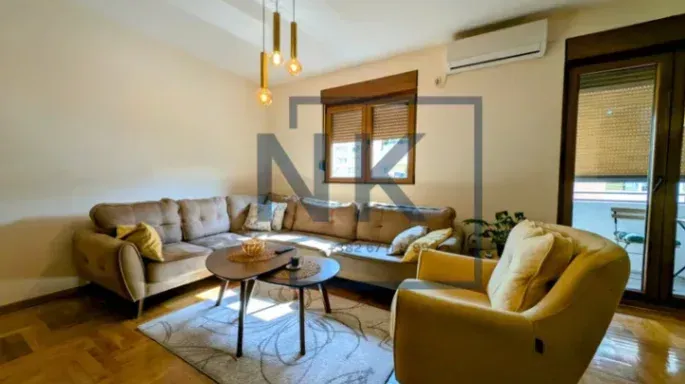 Izdavanje, dvosoban stan, 70m², Stari Aerodrom, Podgorica