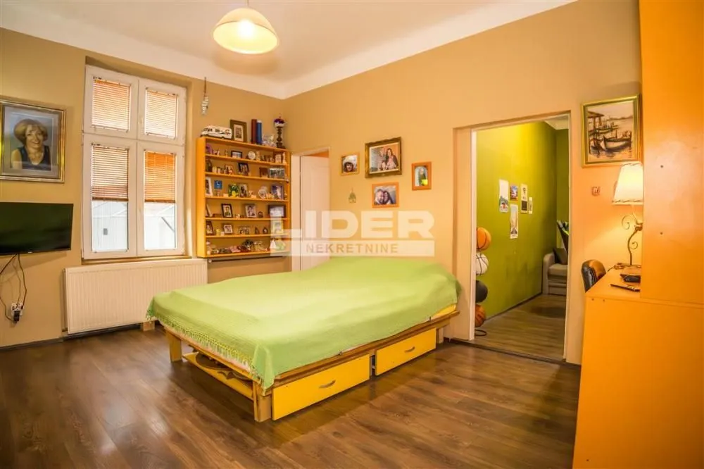 Sale, four bedroom apartment, 77m², Skadarlija, Beograd