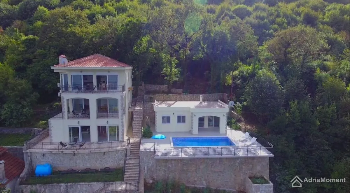 Sale, house, 424m², Kostanjica, Kotor