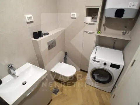 Izdavanje, dvosoban stan, 108m², Central Point, Podgorica - image 11