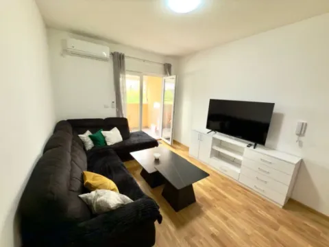 Izdavanje, jednosoban stan, 46m², Tuški Put, Podgorica - image 2