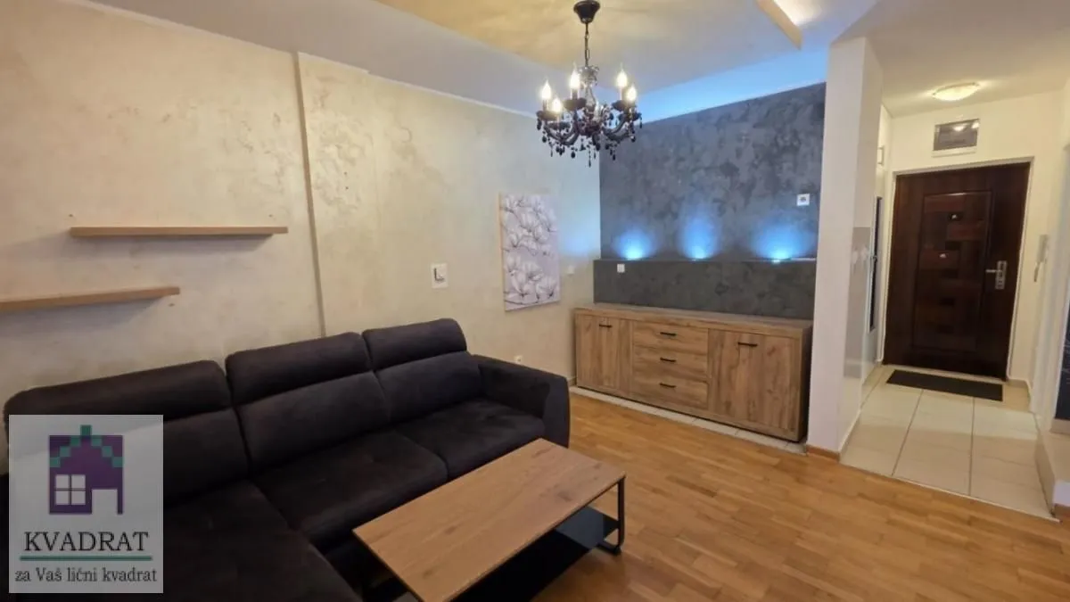 Prodaja, četvorosoban stan, 81m², Bulevar Evrope, Novi Sad Sve Podlokacije