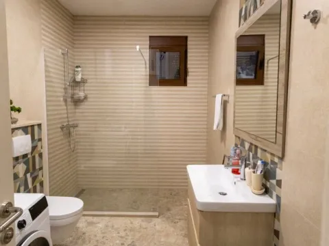 Izdavanje, kuća, 180m², Podgorica, Crna Gora - image 6