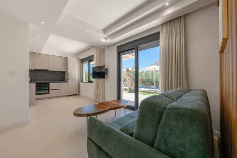 Rent, house, 200m², Reževići, Budva - image 12