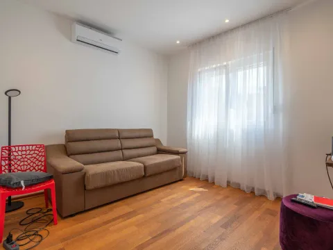 Sale, three bedroom apartment, 104m², Budva, Crna Gora - image 10