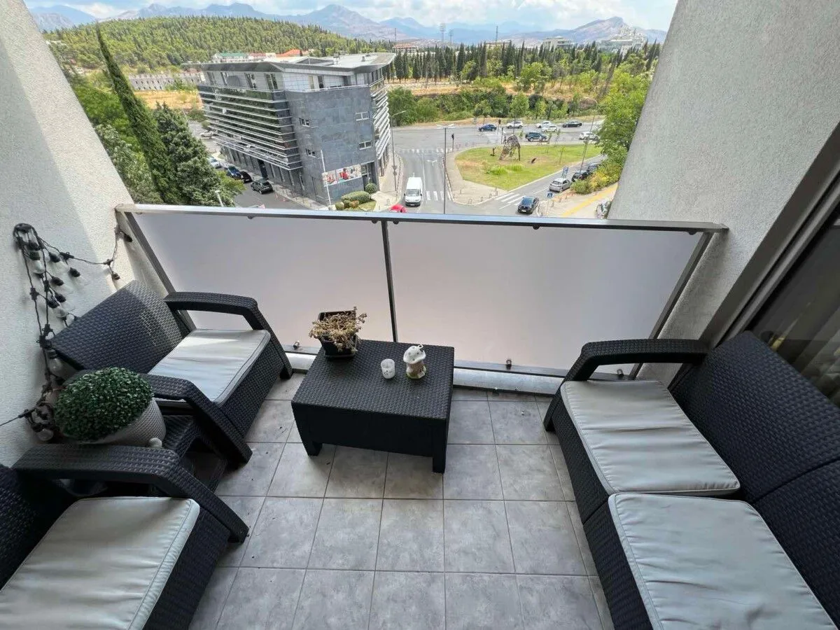 Izdavanje, trosoban stan, 103m², Momišići, Podgorica