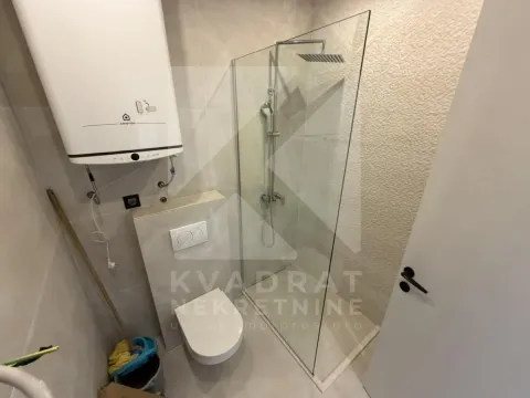 Prodaja, kuća, 225m², Gornja Gorica, Podgorica - image 15